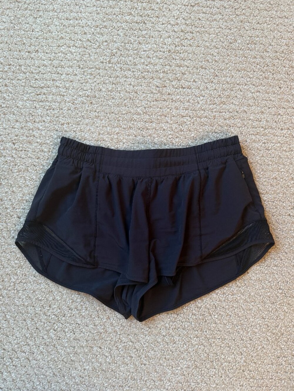 Lululemon Women's Black Hotty Hot Shorts -- Size 8